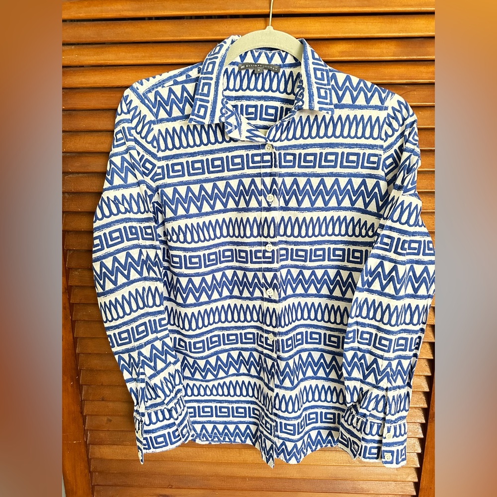Designer Elliot Lauren size 6 blue and white abstract print blouse